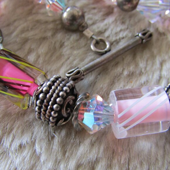 Vintage handcrafted sterling and glass necklace - Picture 6 of 8